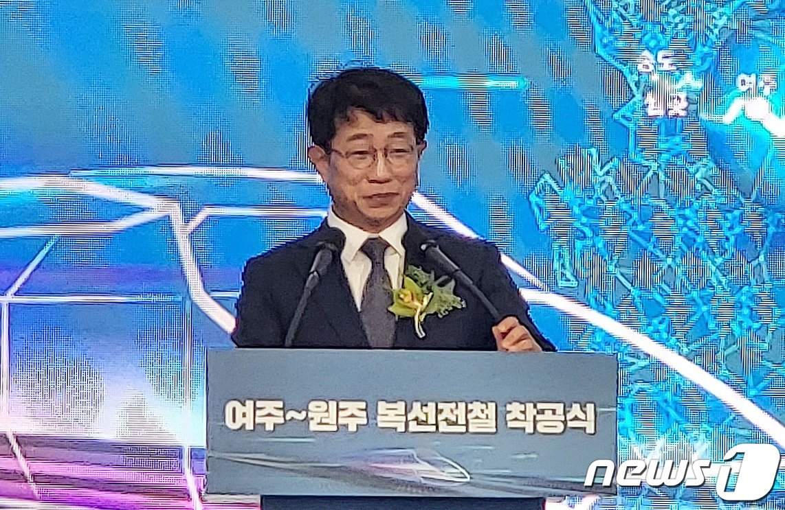 여주~원주 복선전철 착공식이 12일 오전 강원 원주시 서원주역에서 열린 가운데, 박상우 국토교통부 장관이 인사말을 하고 있다. 2024.1.12/뉴스1 ⓒ News1 신관호 기자