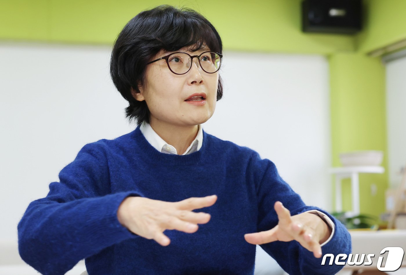 본문 이미지 - 전진경 동물권행동 카라 대표가 10일 서울 마포구 카라더불어숨센터에서 뉴스1과 인터뷰를 하고 있다. 2024.1.12/뉴스1 ⓒ News1 김민지 기자