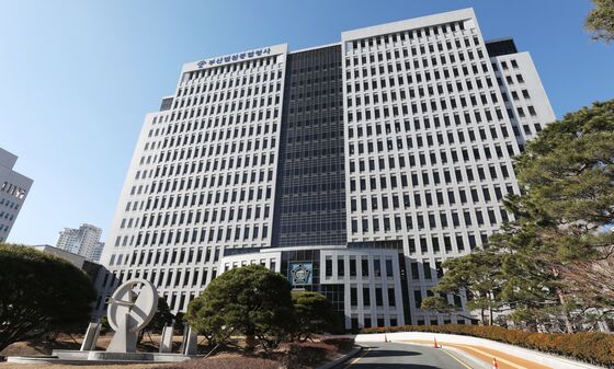 출산지원금 도박에 쓰고 흉기로 아내 위협한 40대 집유