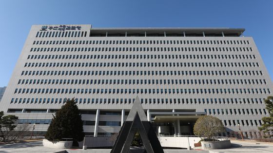 사건수임 위해 경찰관에 금품제공한 변호사 구속