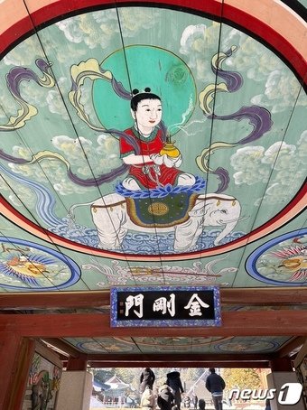 본문 이미지 - 신라 선덕여왕 12년에 창건된 월정사ⓒ News1  