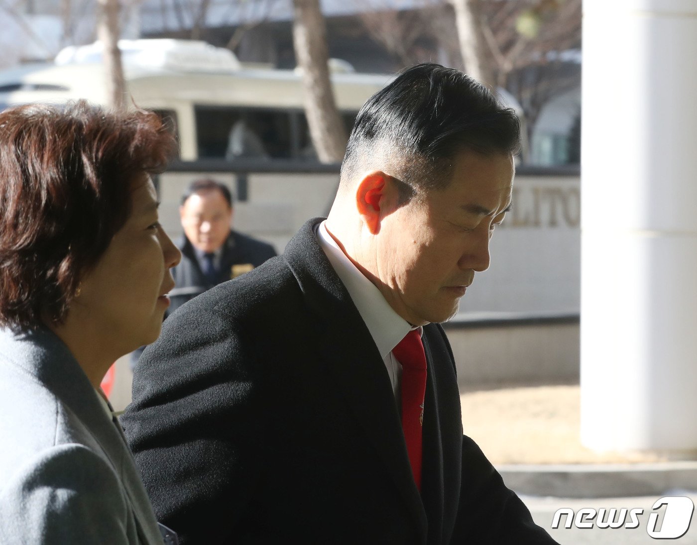 본문 이미지 - 신원식 국방부 장관이 16일 오전 경기 성남시 수정구 밀리토피아 호텔에서 열린 '해병대 예비역 신년 정책설명회'에 참석하고 있다. 2024.1.16/뉴스1 ⓒ News1 김영운 기자