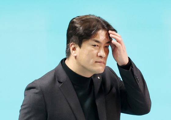 차상현 여자배구 감독, 절차상 하자로 체육회 '불승인'…다시 공개모집