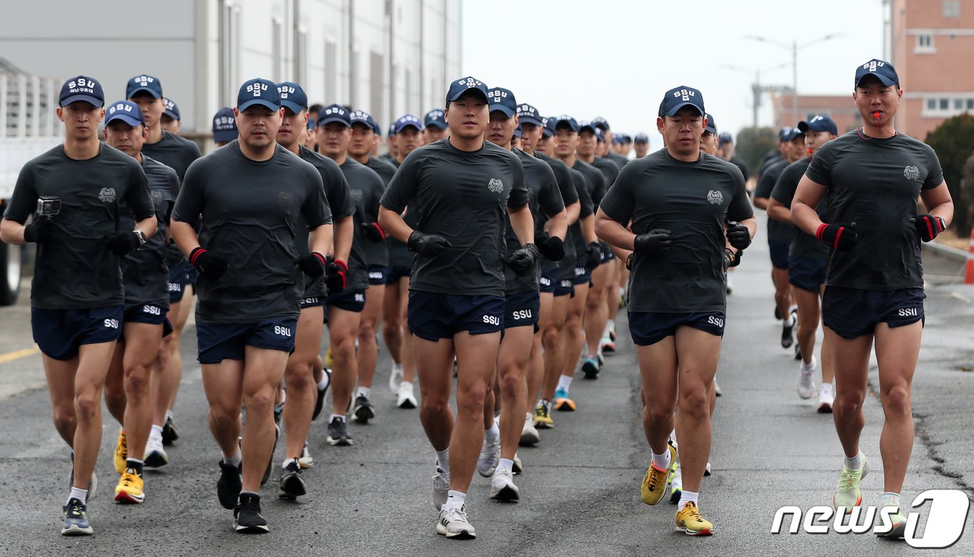 본문 이미지 - 해군 심해잠수사(SSU)./뉴스1 ⓒ News1 윤일지 기자