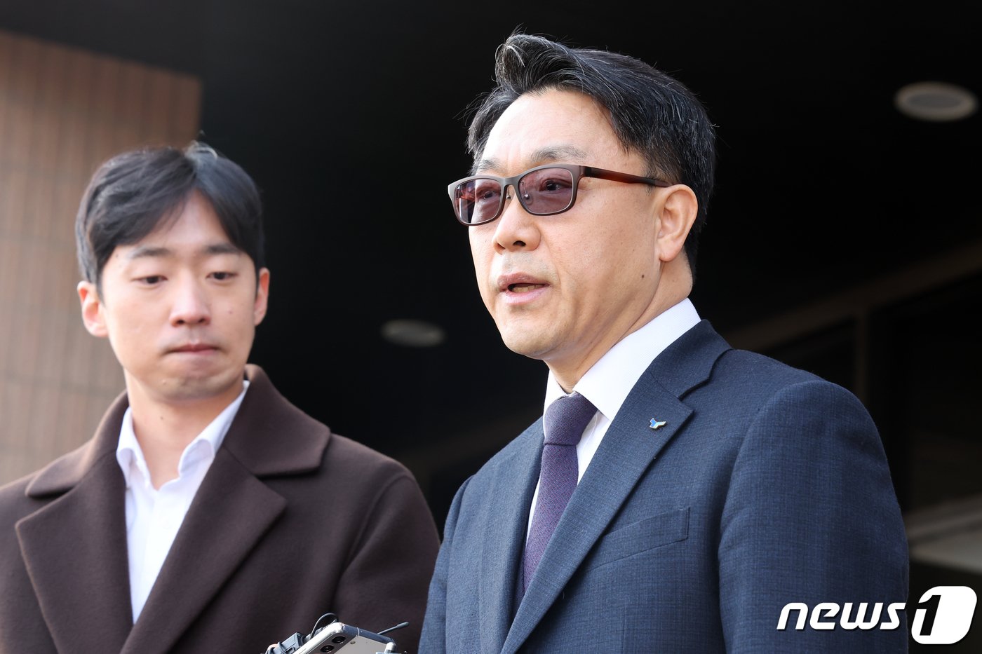 본문 이미지 - 김진욱 고위공직자범죄수사처장이 19일 오전 경기 과천 공수처에서 열린 이임식을 마치고 나서며 소감을 밝히고 있다. 2024.1.19/뉴스1 ⓒ News1 황기선 기자