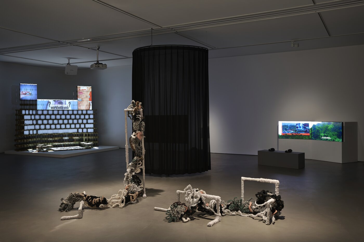 본문 이미지 - 두산갤러리_두산아트랩 전시 2024_전시전경.