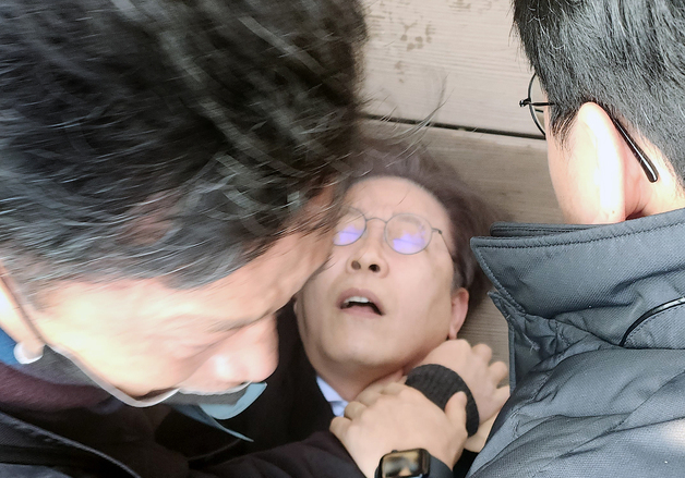 이재명 대표, 부산 방문 중 피습