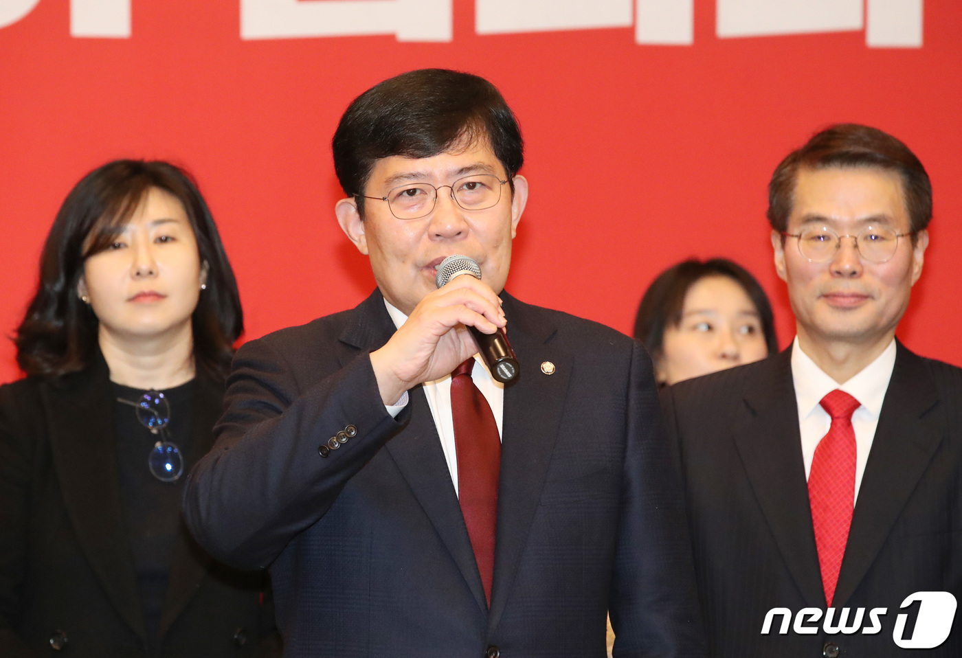 (대전=뉴스1) 김기태 기자 = 윤창현 대전 동구 당협위원장이 2일 오전 대전 유성구 대전컨벤션센터에서 열린 국민의힘 대전시당 신년인사회에서 인사말을 하고 있다. 2024.1.2/ …