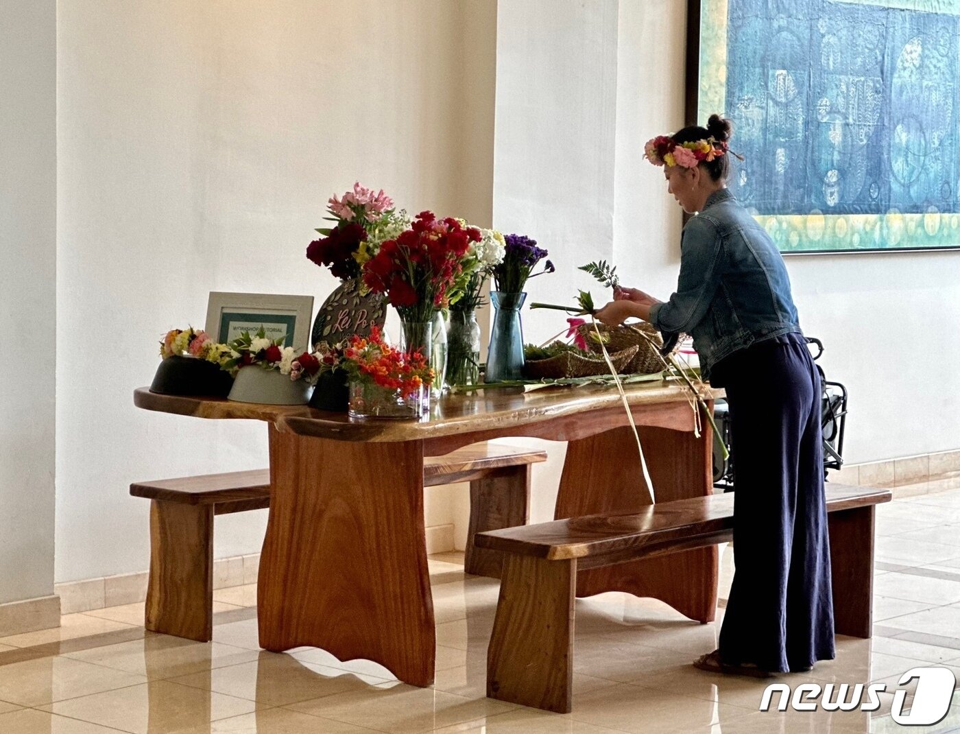 본문 이미지 - 꽃 왕관 만들기 워크샵ⓒ News1 