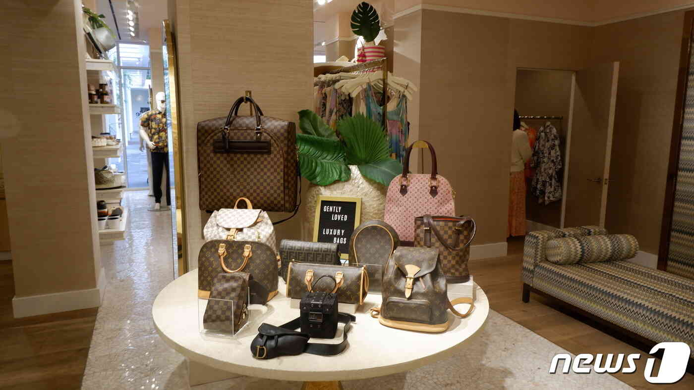 기념품이나 패션 용품을 구매할 수 있는 상점도 다양한 편이다. © News1