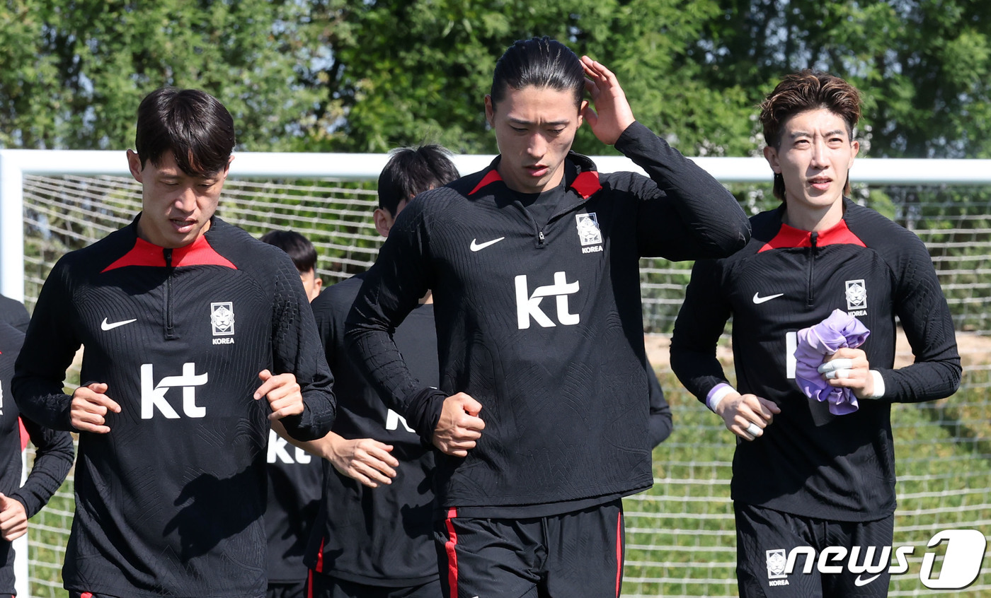 (도하(카타르)=뉴스1) 김성진 기자 = 2023 아시아축구연맹(AFC) 카타르 아시안컵에 출전 중인 대한민국 축구대표팀 조규성이 21일(현지시간) 카타르 도하 알 에글라 트레이닝 …