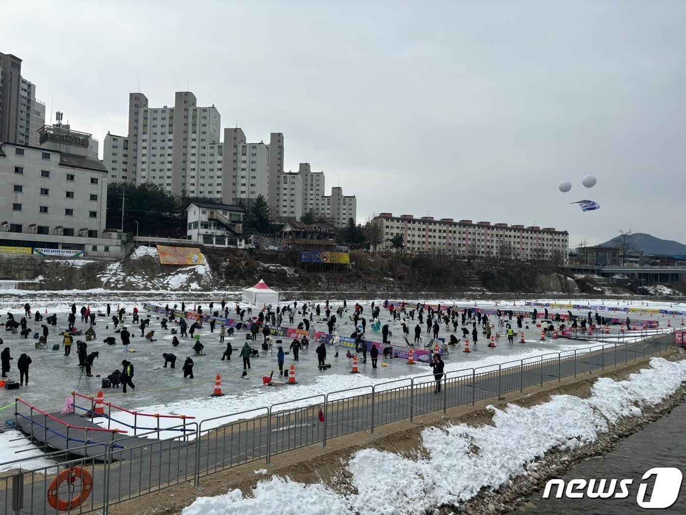 제12회 홍천강 꽁꽁축제./뉴스1