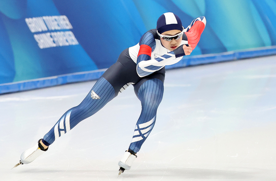 빙속 정희단, 월드컵 5차 대회 여자 500m 1차 레이스 15위