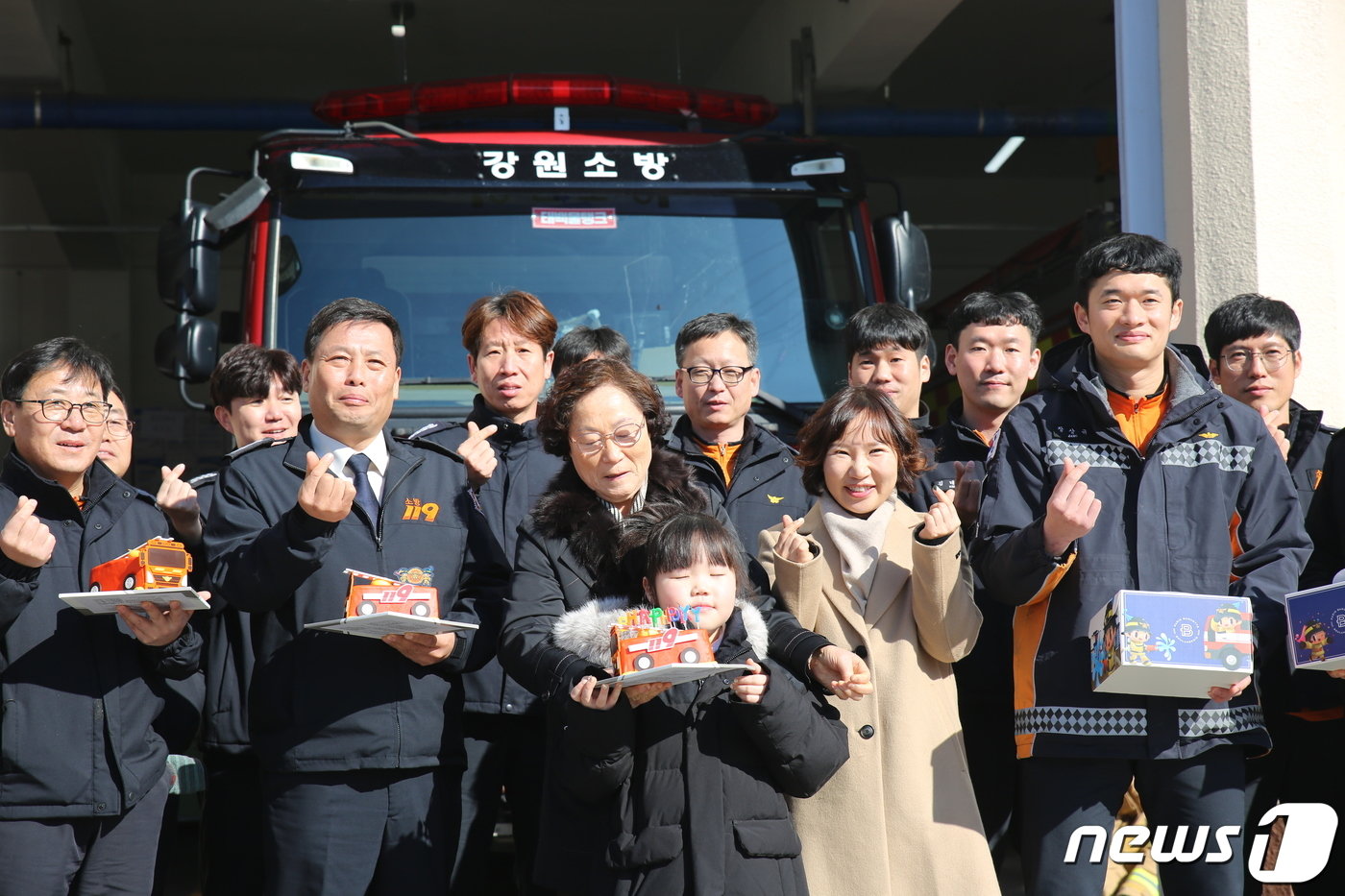 태백소방서, 순직 소방관 자녀 생일축하 이벤트.&#40;태백소방서 제공직