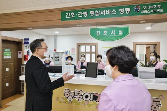 22년간 한센정착마을서 이·미용 봉사한 이순자씨 대통령 표창