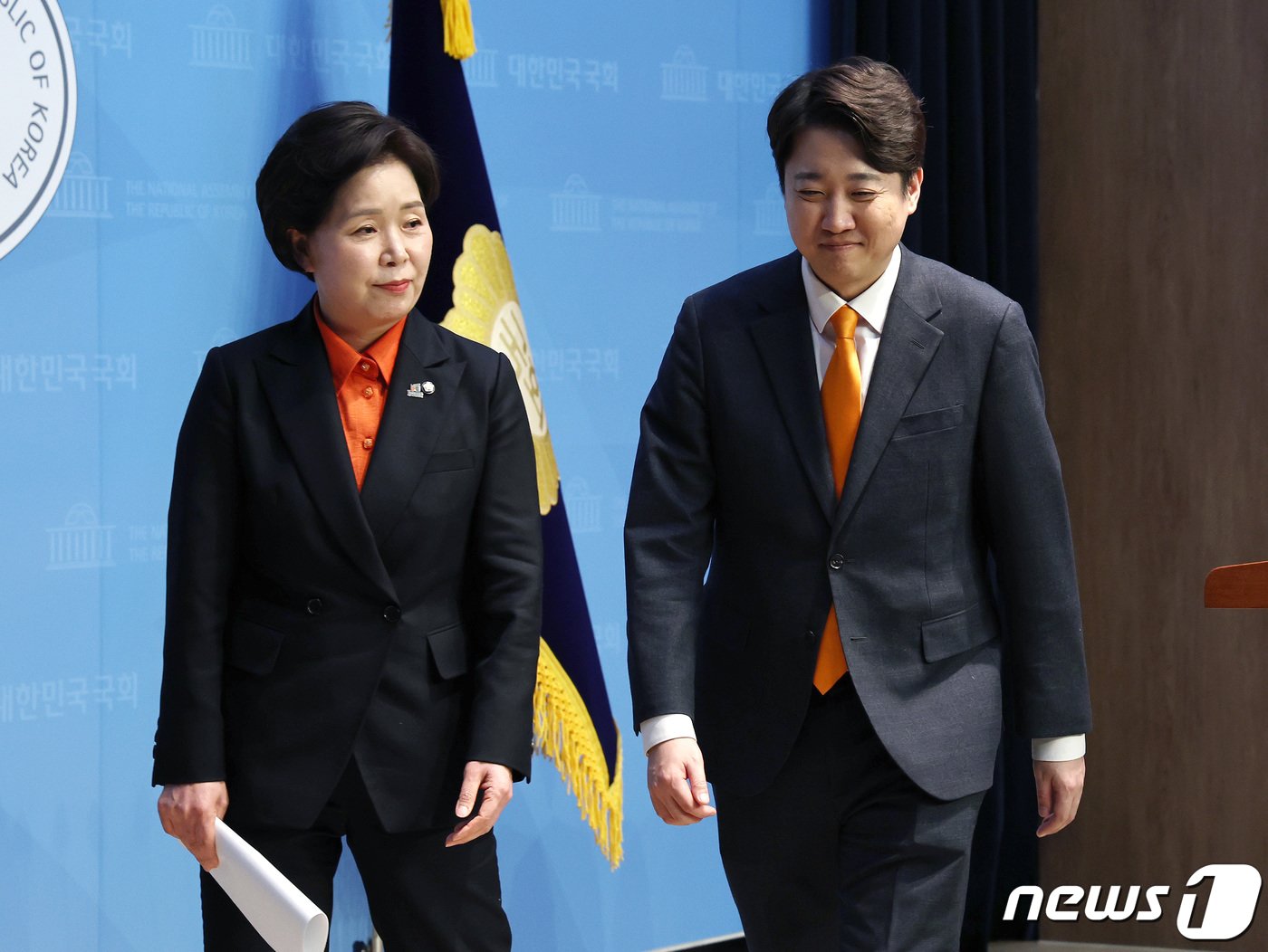 본문 이미지 - 이준석 개혁신당 대표와 양향자 한국의희망 대표가 24일 오후 서울 여의도 국회 소통관에서 합당 관련 기자회견을 마치고 회견장을 나서고 있다. 2024.1.24/뉴스1 ⓒ News1 구윤성 기자