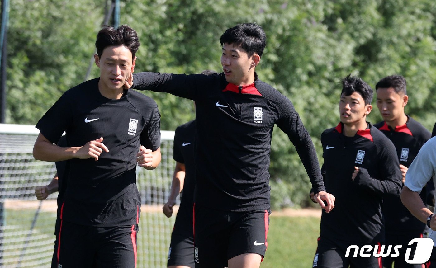 축구대표팀의 손흥민과 이재성. /뉴스1 ⓒ News1 김성진 기자