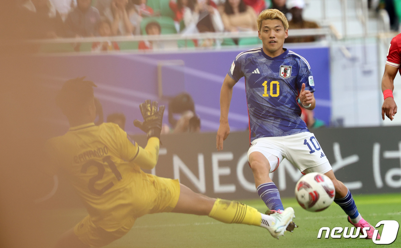 (도하(카타르)=뉴스1) 김성진 기자 = 일본 도안 리츠가 24일(현지시간) 카타르 도하 알투마마 스타디움에서 열린 2023 아시아축구연맹(AFC) 카타르 아시안컵 조별리그 D조 …