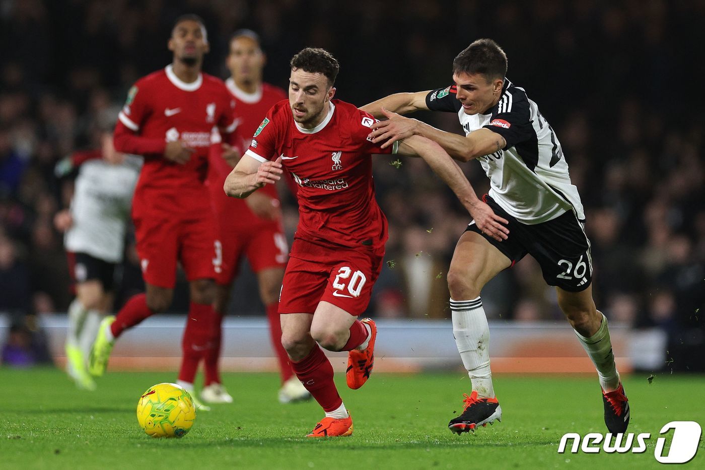 본문 이미지 - 리버풀이 풀럼을 제치고 리그컵 결승 진출에 성공했다. ⓒ AFP=뉴스1