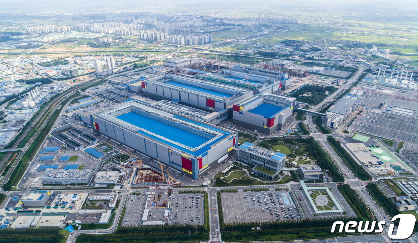 본문 이미지 - 삼성전자 평택캠퍼스 전경. &#40;삼성전자 제공&#41; ⓒ News1 
