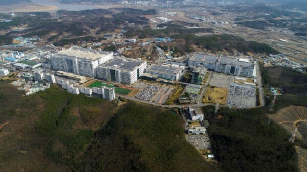 LG디스플레이, 차입금 1조원 조기상환…재무구조 개선 추진