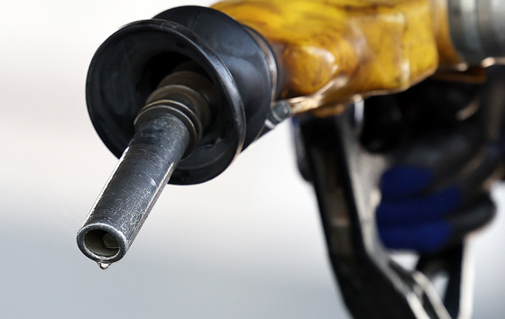 주유소 기름값 7주 만 하락 전환…내주 경유 더 내린다