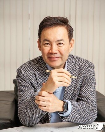 본문 이미지 - 송하경 모나미 회장 (모나미 제공)