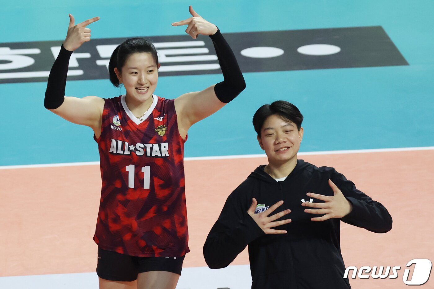 본문 이미지 - V리그 올스타전에 나서는 이다현(왼쪽). /뉴스1 ⓒ News1 김민지 기자