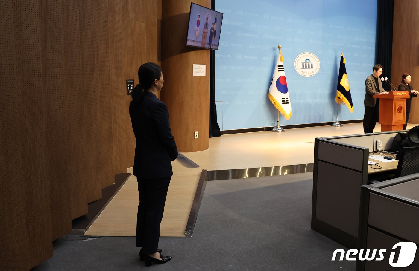 본문 이미지 - 권은희 국민의힘 의원이 29일 오전 서울 여의도 국회 소통관에서 국민의힘 탈당 및 국회의원직 사퇴 기자회견을 하기 위해 순서를 기다리고 있다. 2024.1.29/뉴스1 ⓒ News1 구윤성 기자