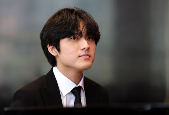 임윤찬 '골드베르크', 英 그라모폰 최종 후보…트로피 또 품을까