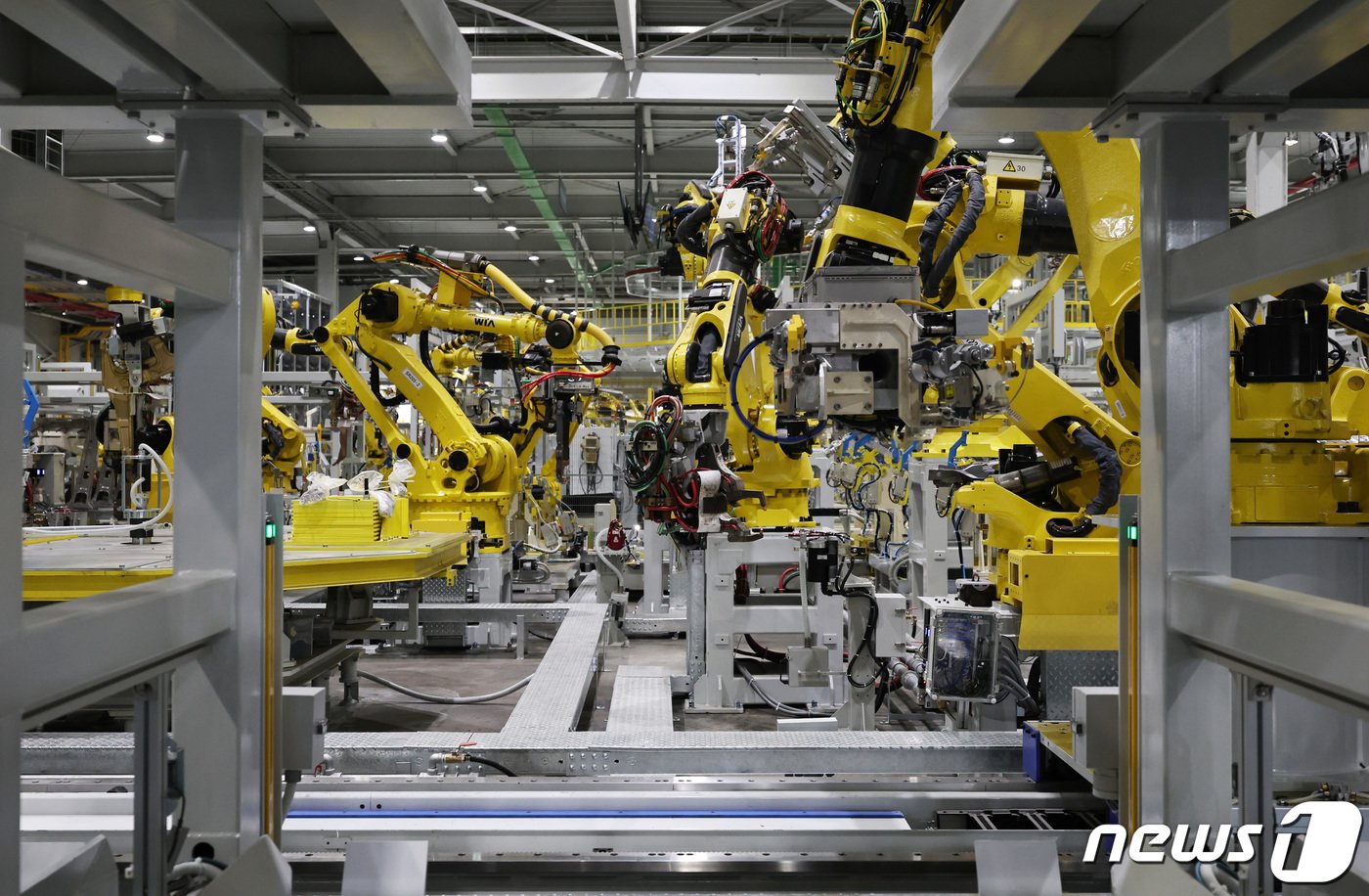 본문 이미지 - 기아 전기차 전용공장인 경기 광명시 기아오토랜드 광명공장. 2024.1.3/뉴스1 ⓒ News1 구윤성 기자