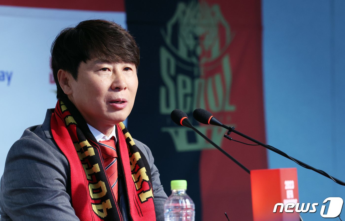 본문 이미지 - 김기동 FC서울 감독이 3일 오전 서울 마포구 상암월드컵경기장에서 취임 기자회견을 하고 있다. 2024.1.3/뉴스1 ⓒ News1 김명섭 기자