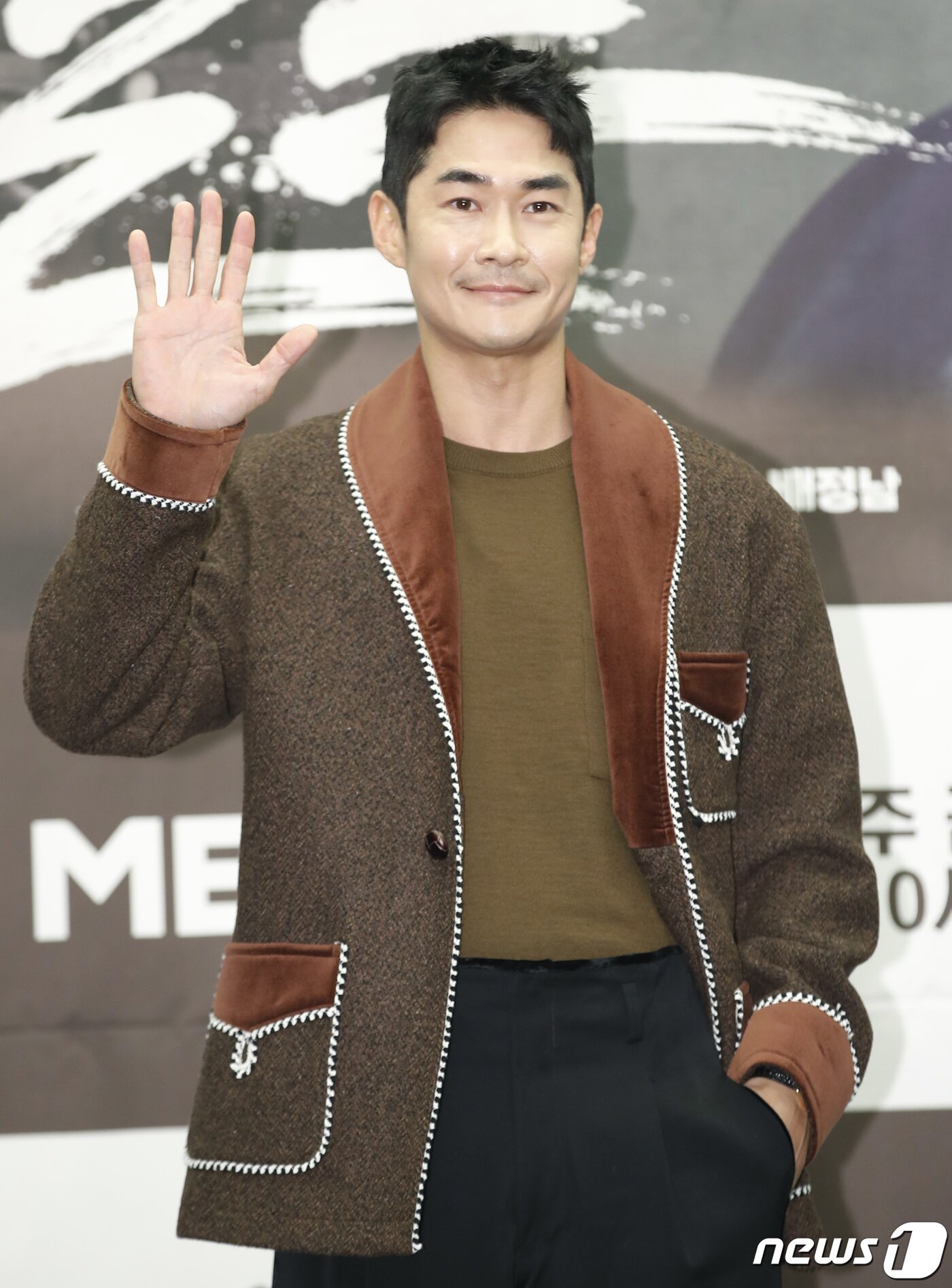 본문 이미지 - 배우 배정남이 3일 오전 서울 마포구 상암동 스탠포드호텔에서 열린 MBN 새 예능 프로그램 '더 와일드' 제작발표회에서 포즈를 취하고 있다. 2024.1.3/뉴스1 ⓒ News1 권현진 기자