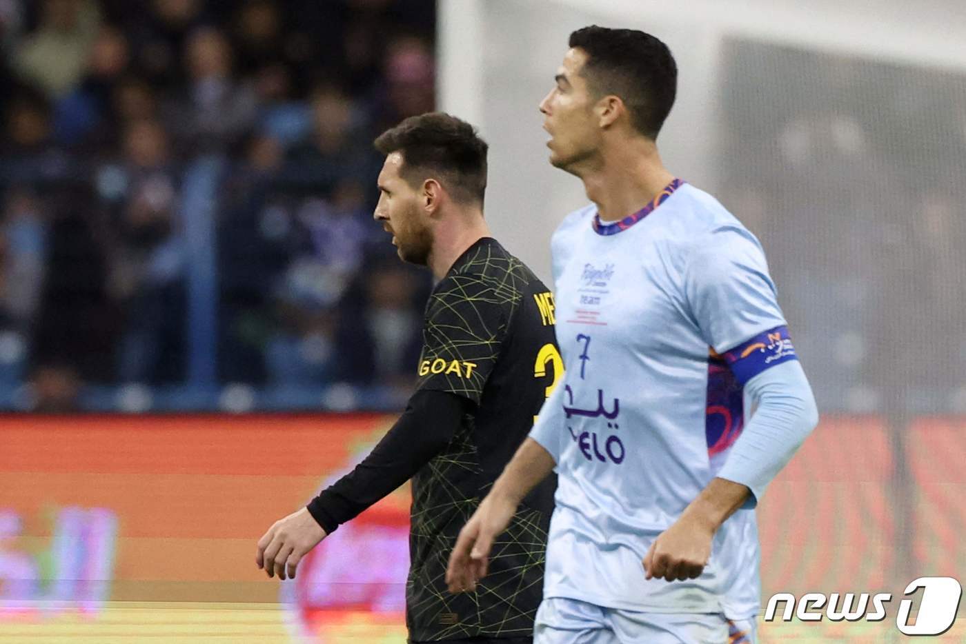 본문 이미지 - 리오넬 메시(왼쪽)와 호날두. ⓒ AFP=뉴스1