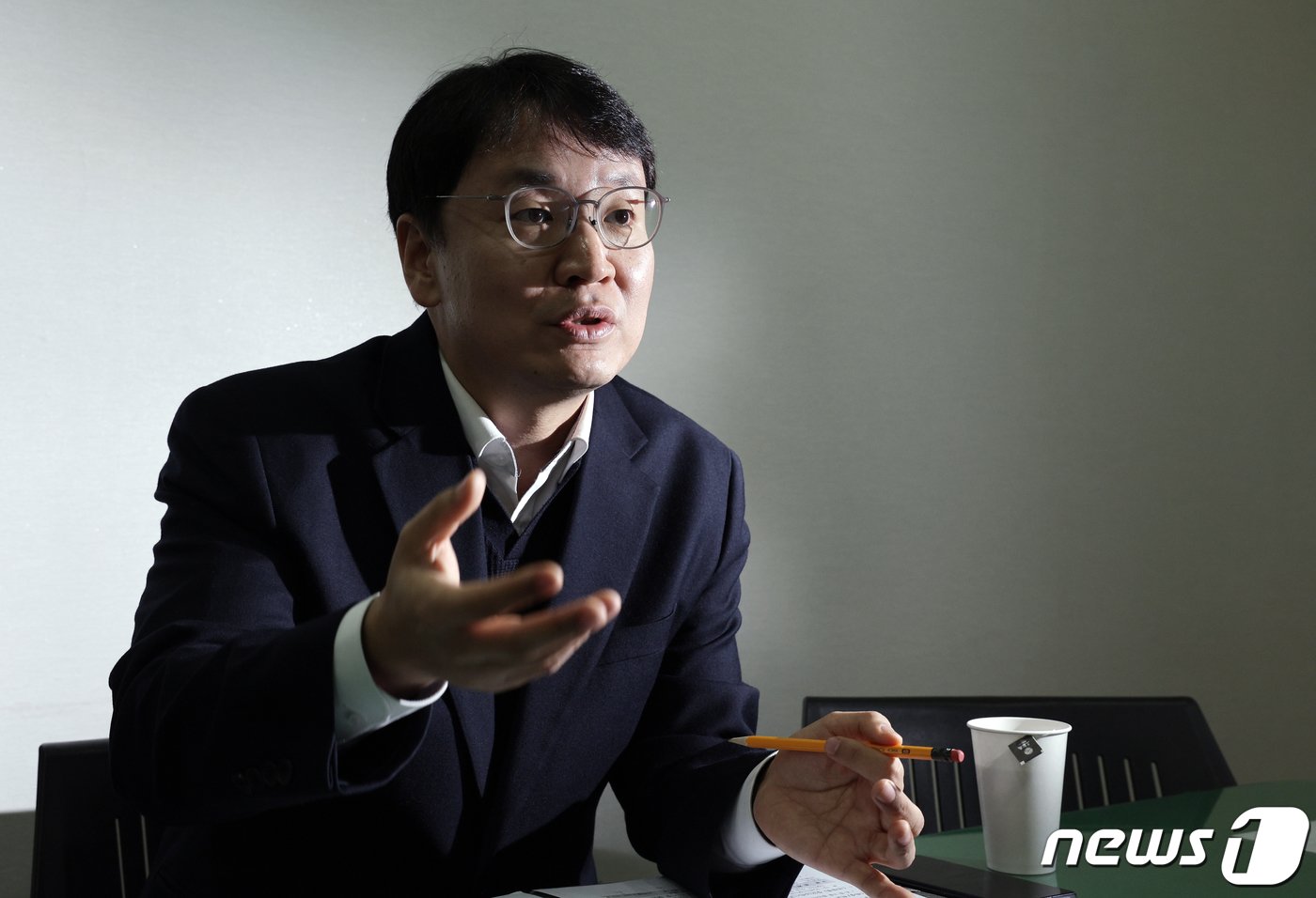 본문 이미지 - 하동진 서울경찰청 청소년보호계장이 30일 오전 서울 종로구 내자동 서울경찰청에서 뉴스1과 인터뷰를 하고 있다. 2024.1.30/뉴스1 ⓒ News1 박정호 기자