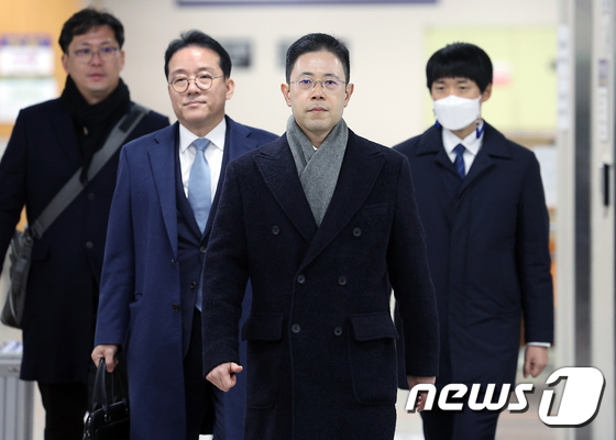 징역 1년 선고된 손준성 검사장…법정 구속은 면해 - 뉴스1 징역 1년 선고된 손준성 검사장…법정 구속은 면해 - 뉴스1