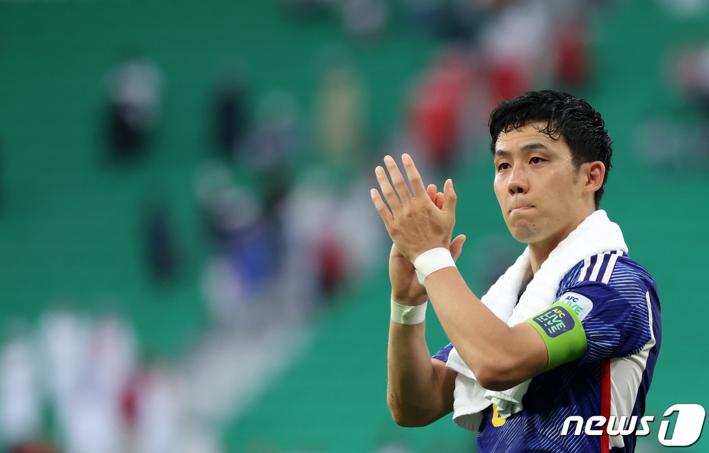 (도하(카타르)=뉴스1) 김성진 기자 = 일본 엔도 와타루가 31일(현지시간) 카타르 도하 알투마마 스타디움에서 열린 2023 아시아축구연맹(AFC) 카타르 아시안컵 16강전 바레 …