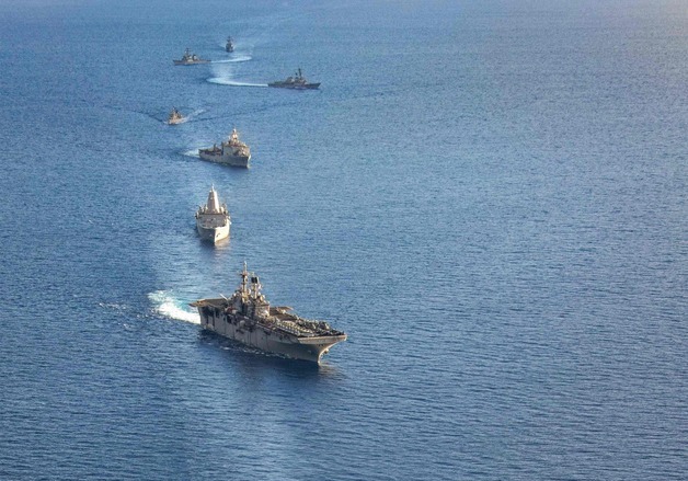 [영상] 트럼프 "이란 정권 교체가 최선"…항모 2척 중동 전개