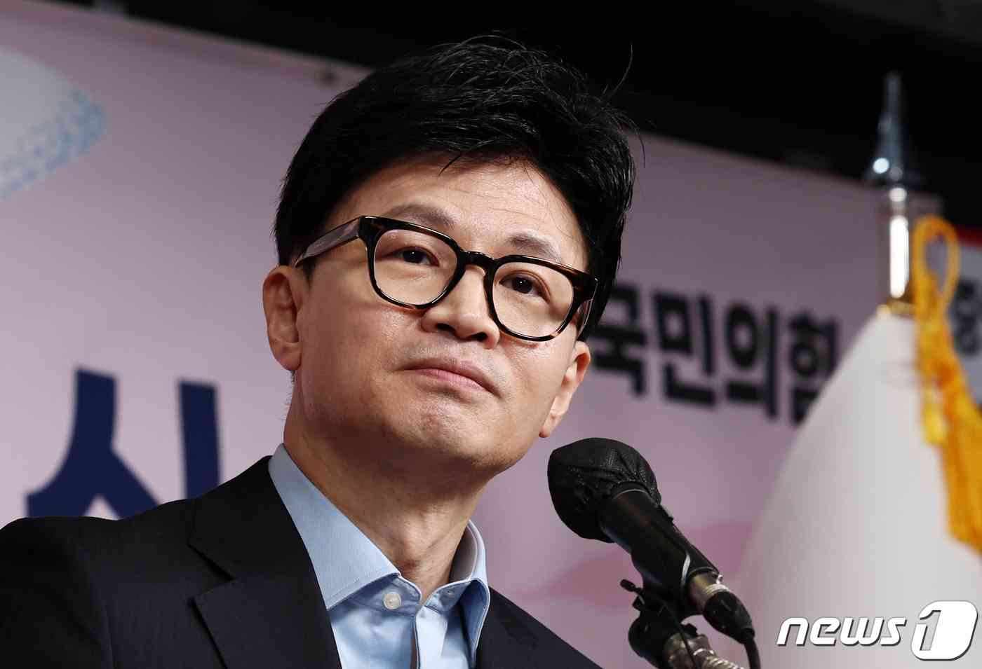 <BR>한동훈 국민의힘 비상대책위원장이 5일 오전 서울 여의도 중앙당사에서 열린 2024 국민의힘 사무처당직자 시무식에서 인사말을 하고 있다.<BR> 2024.1.5/뉴스1 © News1 구윤성 기자