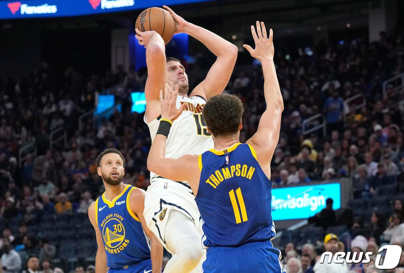 본문 이미지 - 요키치의 슛 장면. ⓒ AFP=뉴스1