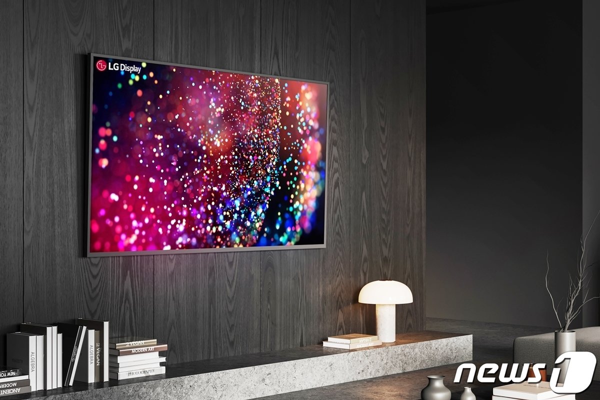  OLED TV 패널 신제품 예고 이미지 &#40;LG디스플레이 제공&#41;