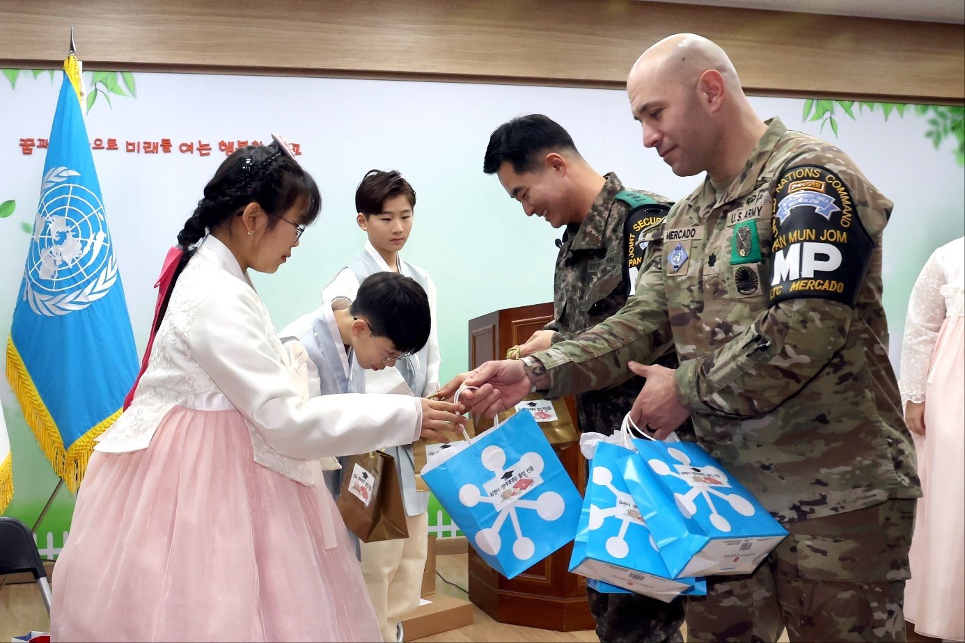 5일 대성동초등학교에서 제55회 졸업식이 열리고 있다.&#40;국방일보 제공&#41;