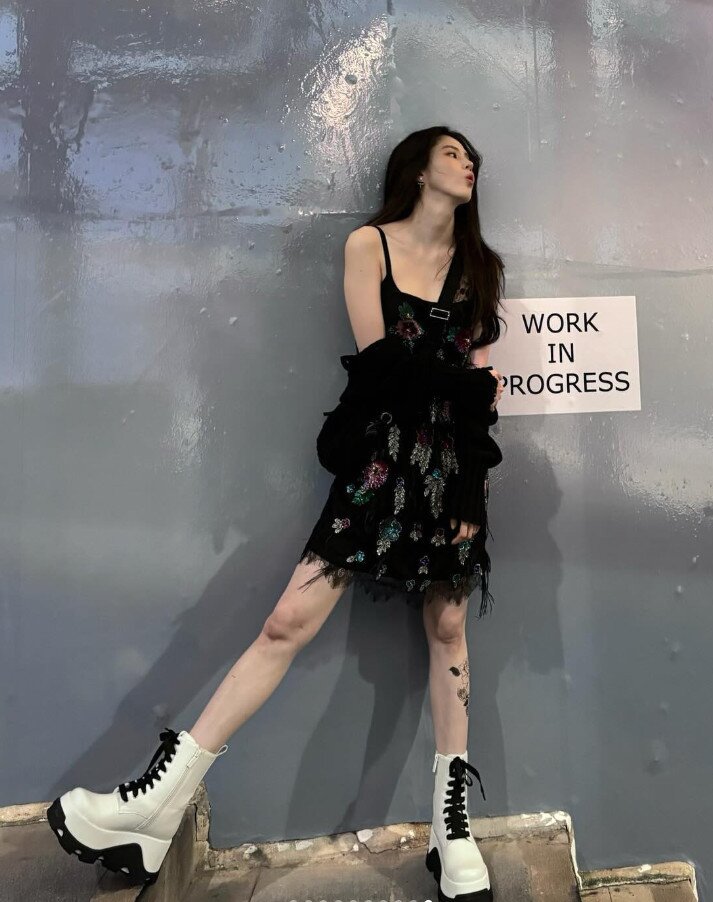 본문 이미지 - 한소희 SNS 캡처