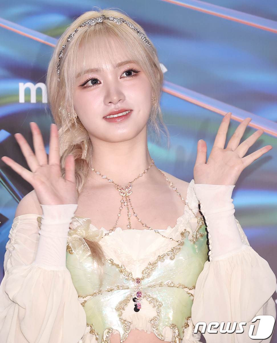 (서울=뉴스1) 권현진 기자 = 아이브의 리즈ㅈ가 6일(현지시간) 인도네시아 자카르타 인터내셔널 스타디움에서 열린 '38회 골든디스크 어워즈 with 만디리' 레드카펫 행사에서 포 …