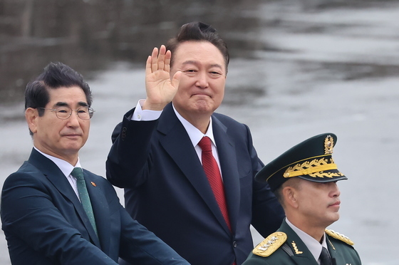 '평양 무인기 작전' 윤석열·김용현 항소심 시작…1심 징역 30년