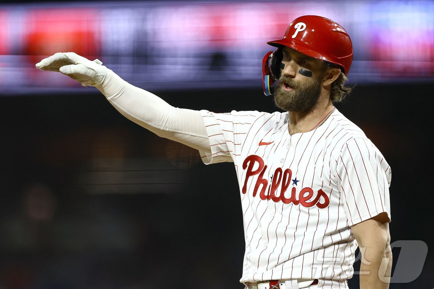 본문 이미지 - 유니폼 판매 2위에 오른 하퍼. ⓒ AFP=뉴스1