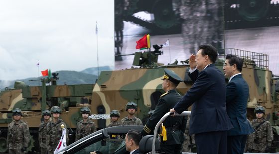 국군의날 기념식, 사열하는 윤석열 대통령