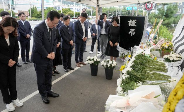 김영록 지사, 순천서 일면식 없는 남성에 피살 10대 학생 조문