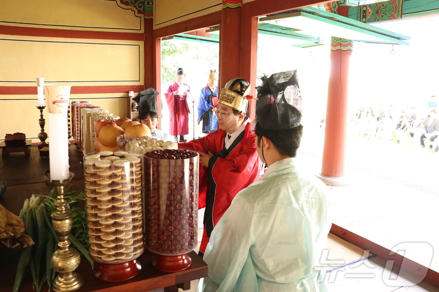 본문 이미지 - 중봉 조헌 선생 추모제향(옥천군 제공) /뉴스1 