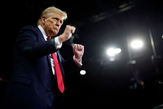 트럼프, 11월 중간선거 대선처럼 뛴다…'탄핵' 부각해 지지층 결집